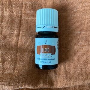 Clove Young Living Oil